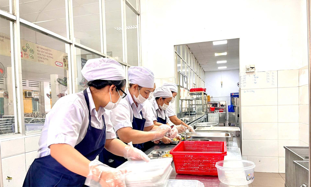 Kiểm soát chặt an toàn thực phẩm tại điểm thi tốt nghiệp trung học phổ thông