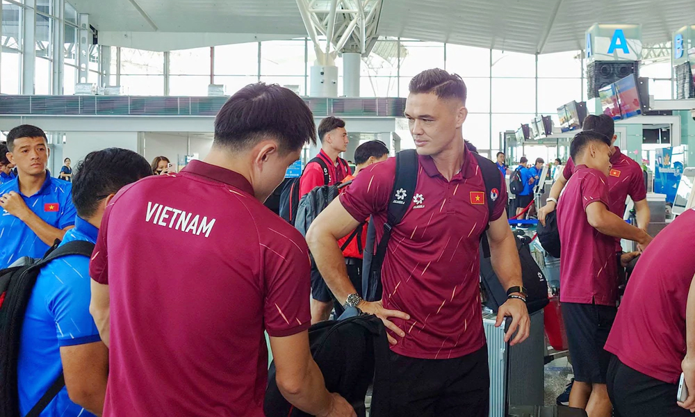 Đội tuyển Việt Nam sang Thái Lan, sẵn sàng bảo vệ ngôi vương ASEAN Cup