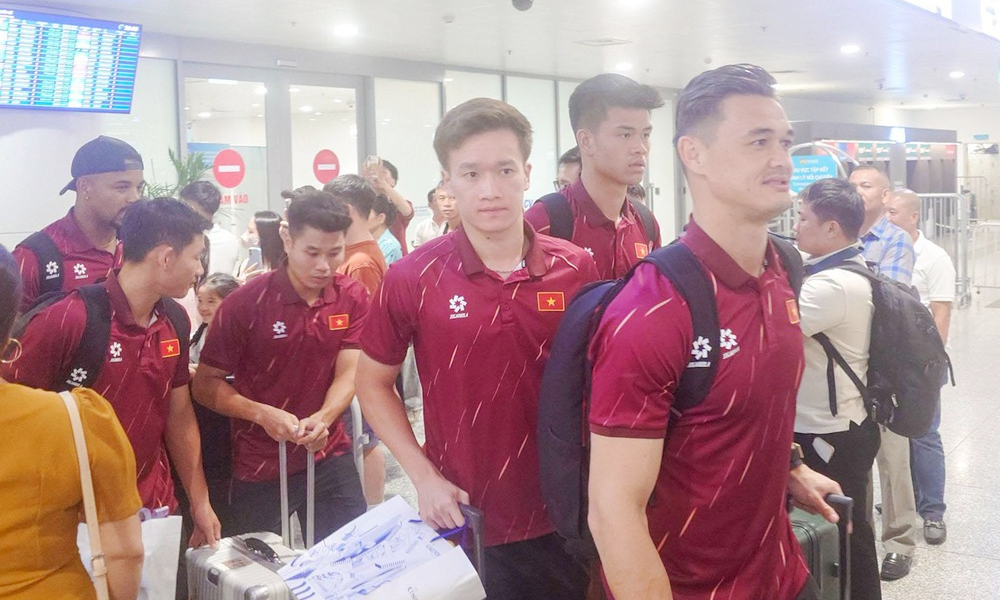 Đội tuyển Việt Nam trở về Hà Nội, hướng đến màn tiếp đón Singapore