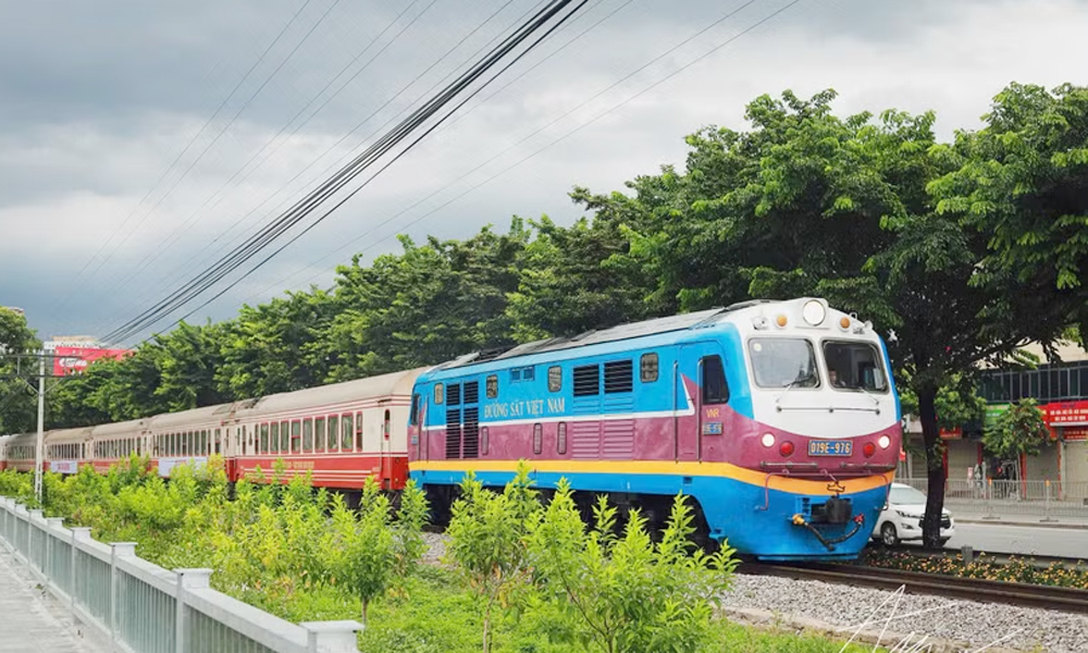 Miễn phí vé tàu cho thân nhân đưa các liệt sỹ trở về quê hương