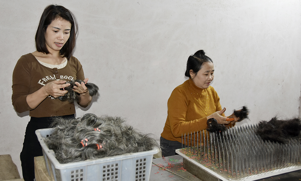 Đông Bích có nghề làm tóc