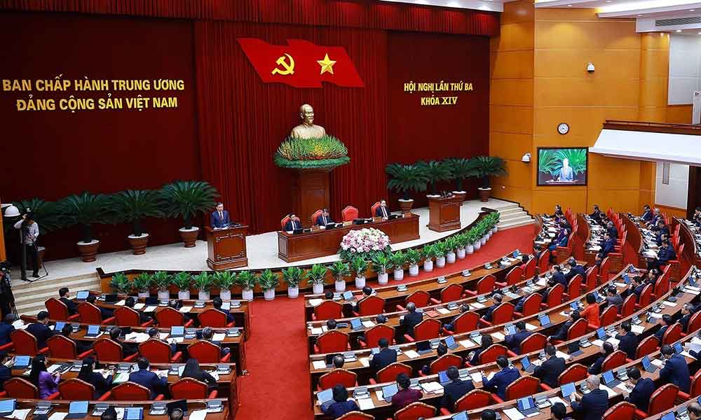 Thông cáo báo chí về ngày làm việc thứ ba Hội nghị lần thứ ba Ban Chấp hành Trung ương Đảng khóa XIV
