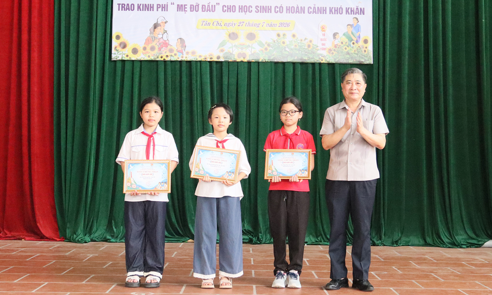 Phụ nữ xã Tân Chi tổ chức nhiều hoạt động thiết thực nhân kỷ niệm 79 năm ngày Thương binh - Liệt sĩ