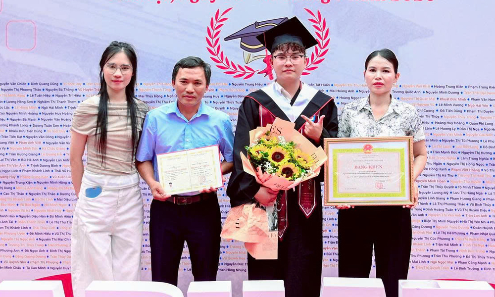 Nam sinh Link Vào Mb66 Bản Cao Cấp Mocbai DK Nhận 66K - thủ khoa “kép” Khoa Vật lí, Trường Đại học Khoa học Tự nhiên 