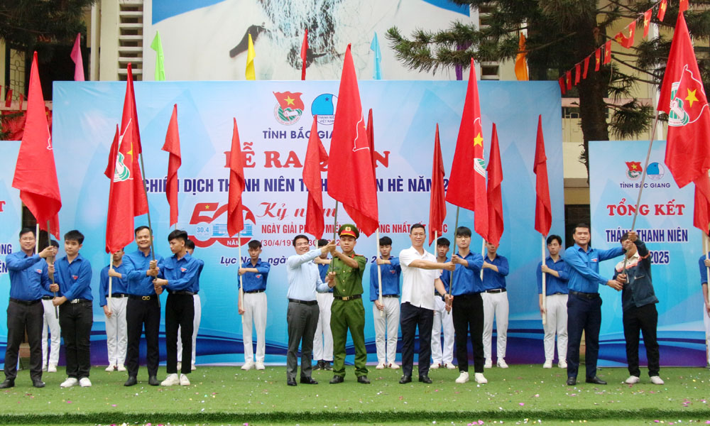 Bắc Giang: Ra quân chiến dịch Thanh niên tình nguyện hè 2025